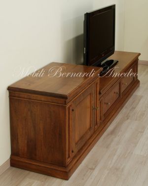 Mobile da soggiorno per Tv in legno massiccio costruito su misura con anta e cassetti stile arte povera